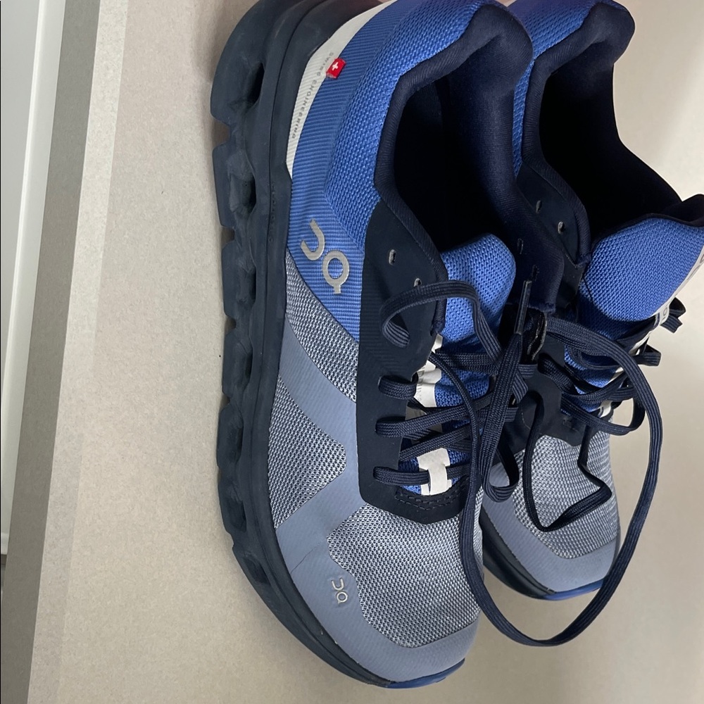 On Running Blue and Gray Athletic Shoes for big boy Tween | Teen - Picture 3 of 5